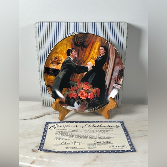 'The Proposal' Gone With The Wind Art Glass Plate No.121896 Full Set + Hanger - Picture 4 of 8
